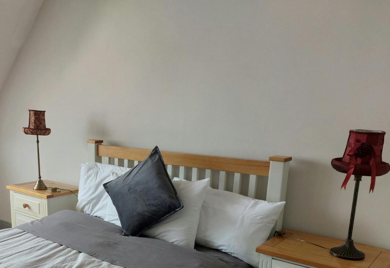 Cathedral Court Apartamento Ennis Exterior foto