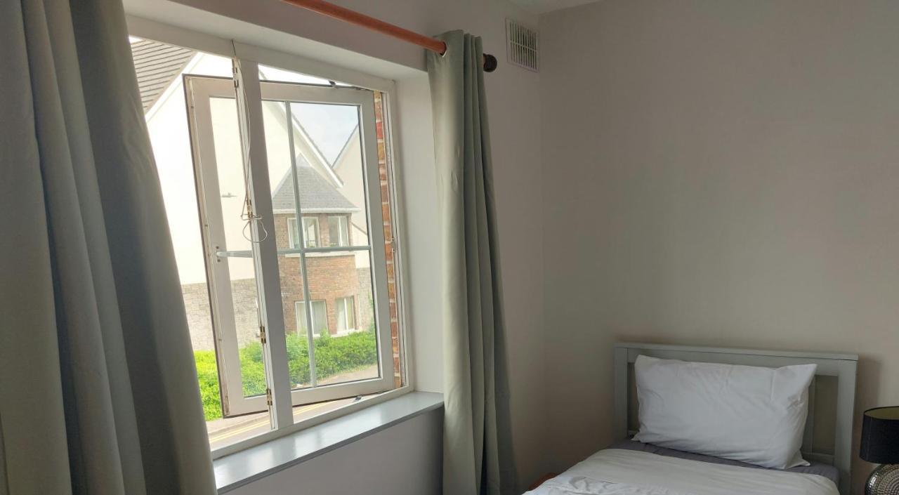 Cathedral Court Apartamento Ennis Exterior foto