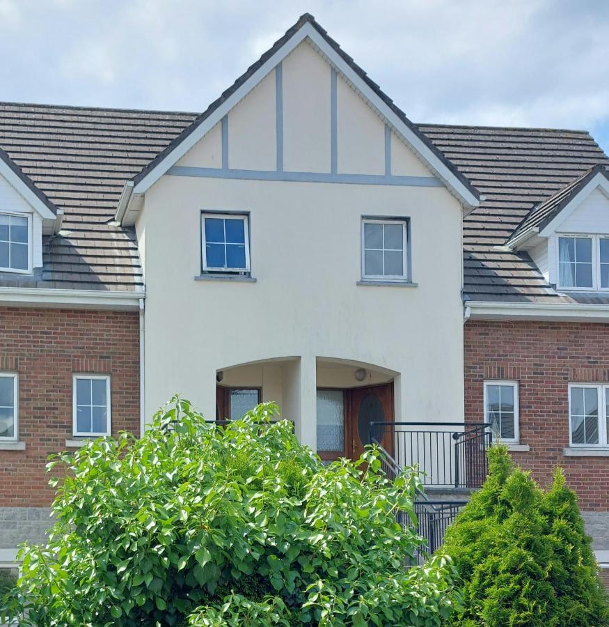 Cathedral Court Apartamento Ennis Exterior foto